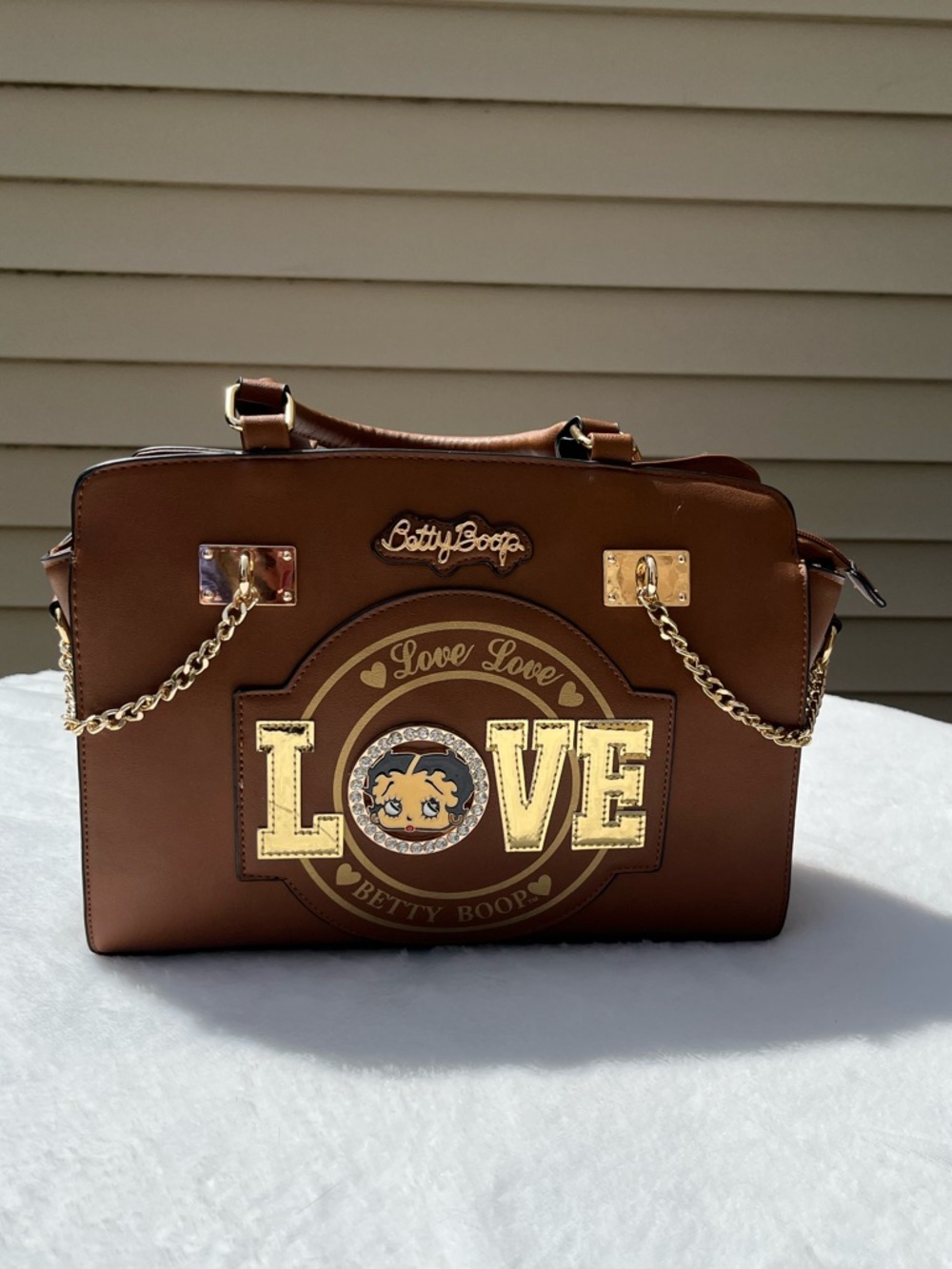 Betty Boop 2018 Licensed Hand Bag, No Strap, Brown with Gold Accents